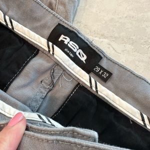 3 pairs of RSQ PANTS from Tilly’s. Great shape. No stains. 
1-29x30 
2- 29x32